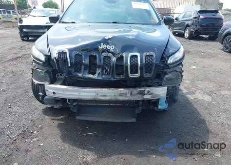 2015 Jeep Cherokee Latitude z USA, uszkodzony, nr VIN 1C4PJMCS4FW509983